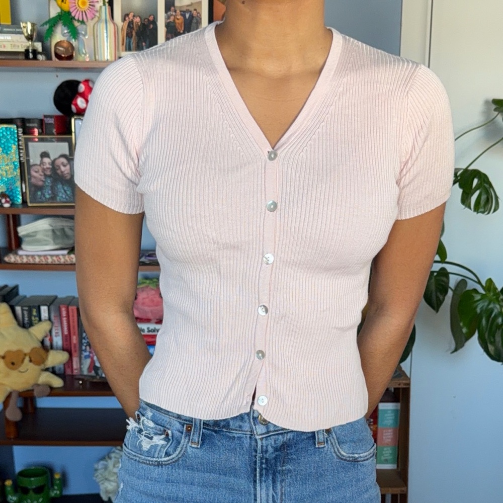 Ribbed Button-Front Crop Top in Pale Pink